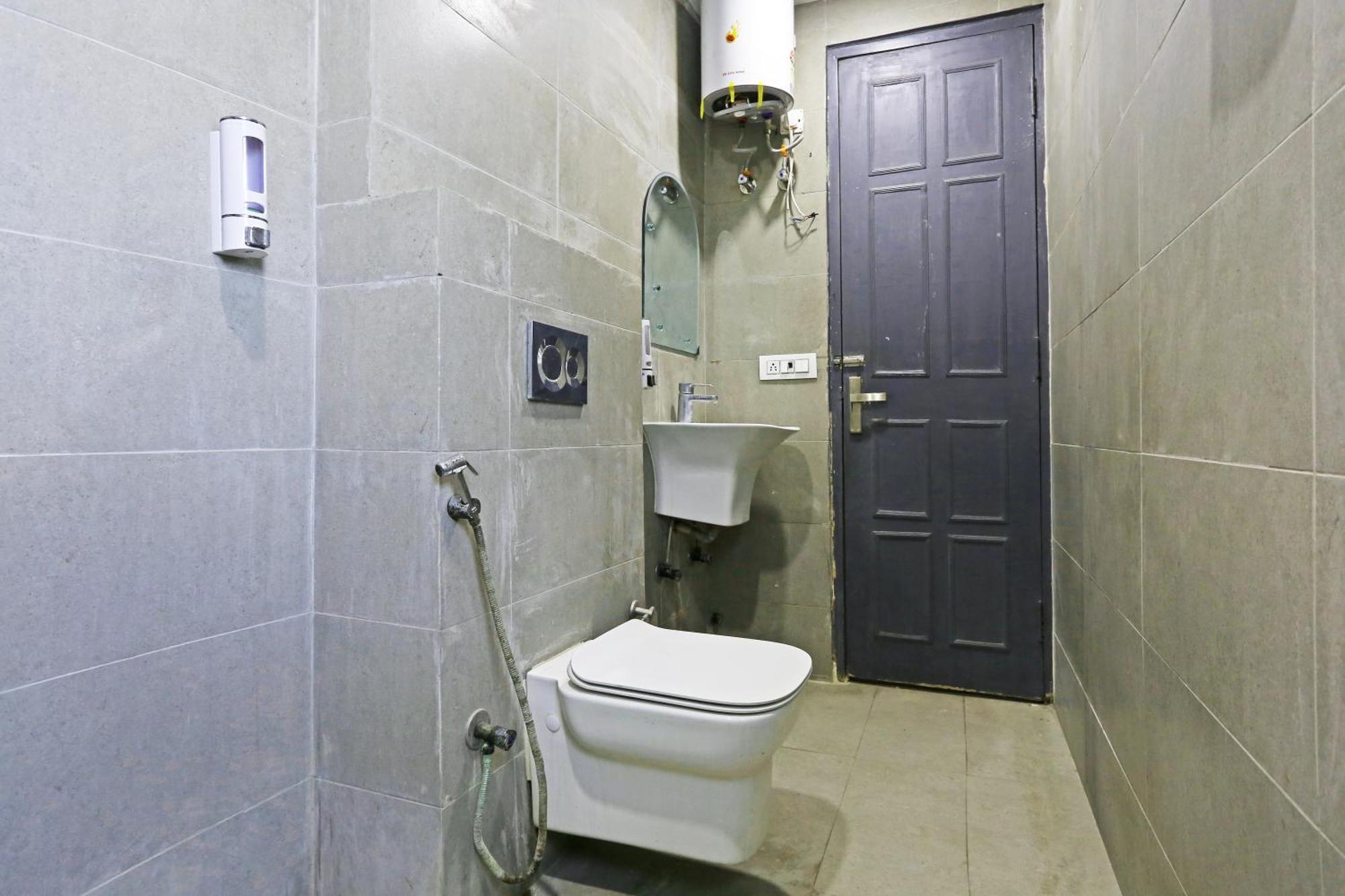 Hotel Twamev Residency Uttam Nagar Couple Friendly Delhi  Exterior photo