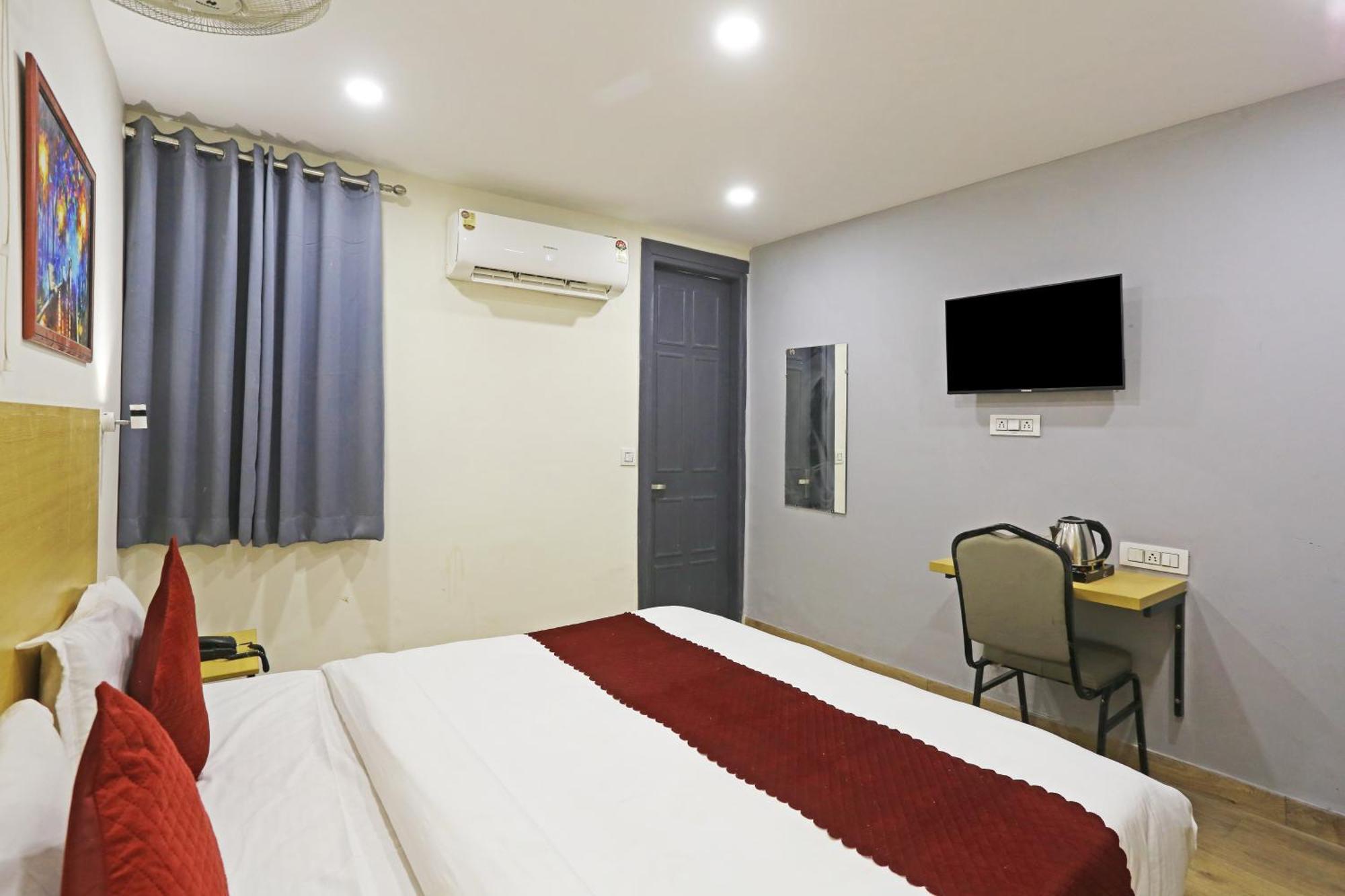 Hotel Twamev Residency Uttam Nagar Couple Friendly Delhi  Exterior photo