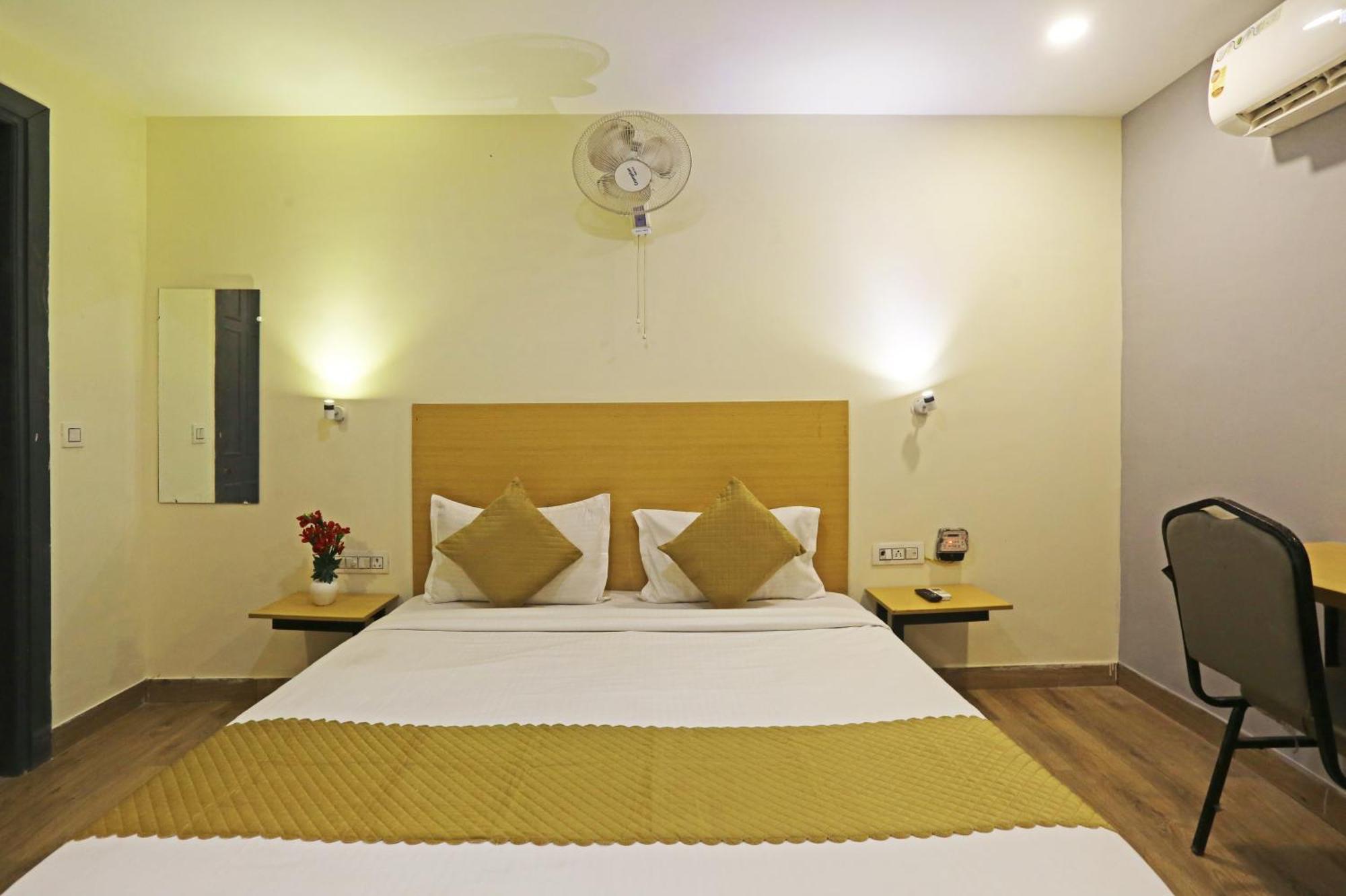 Hotel Twamev Residency Uttam Nagar Couple Friendly Delhi  Exterior photo