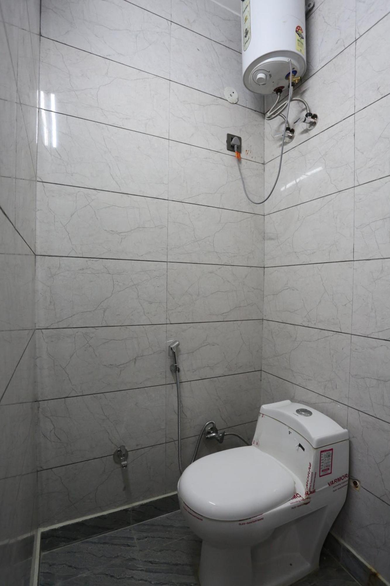 Hotel Twamev Residency Uttam Nagar Couple Friendly Delhi  Exterior photo